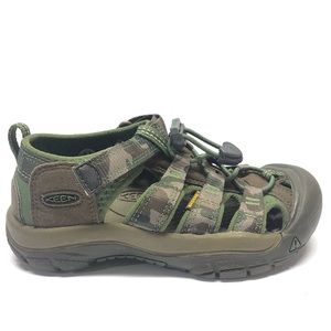 Boys KEEN Waterproof Sandals Green Camo Size 12